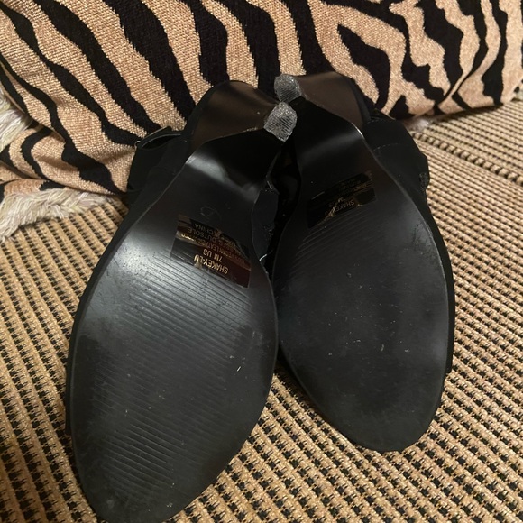 Open back heel with side zipper - Picture 7 of 7